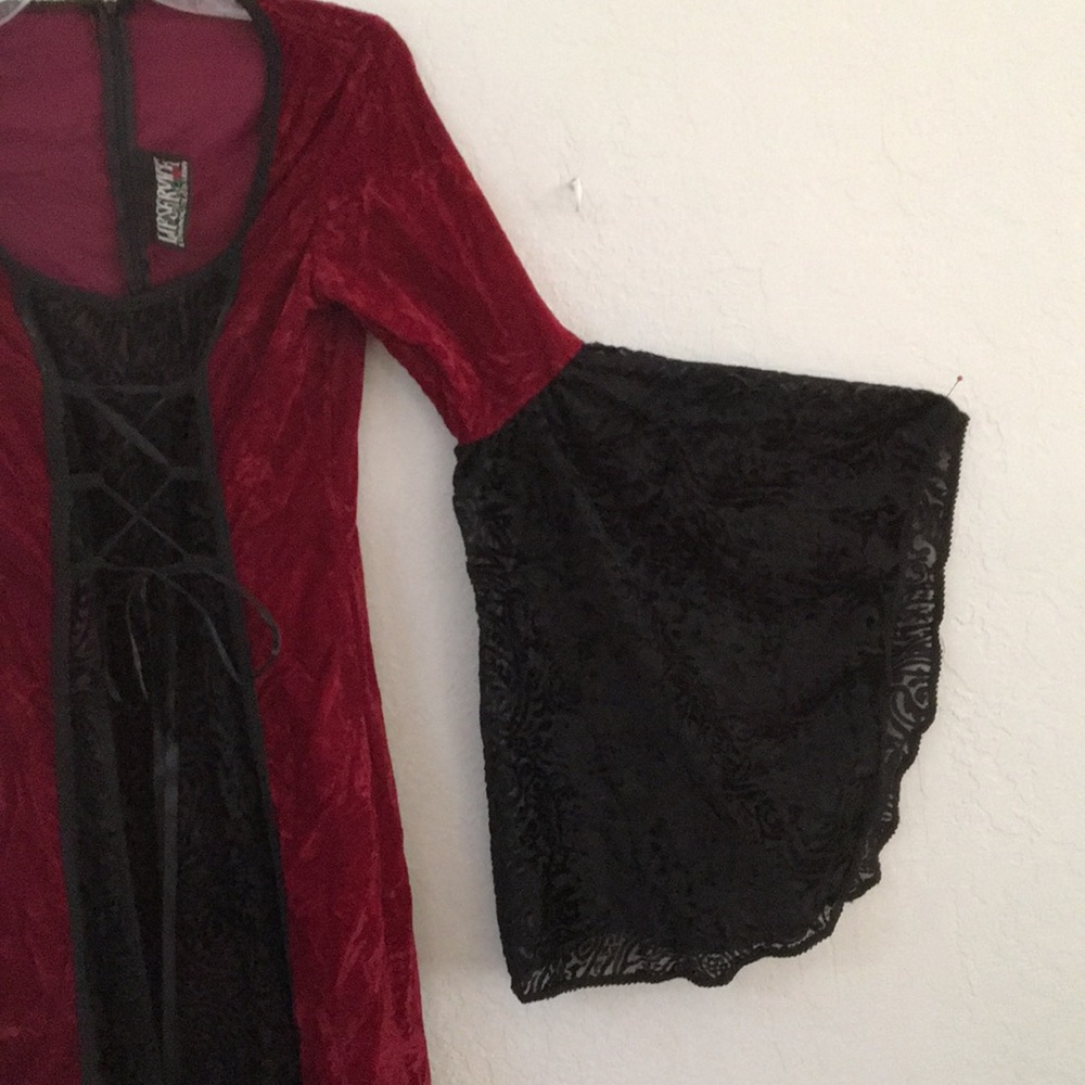 SOLD.      Fantasy faire dress xs/s - Picture 5 of 8